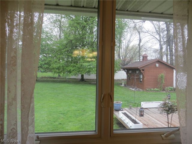 6204 Meadview Drive, Seven Hills, OH 44131