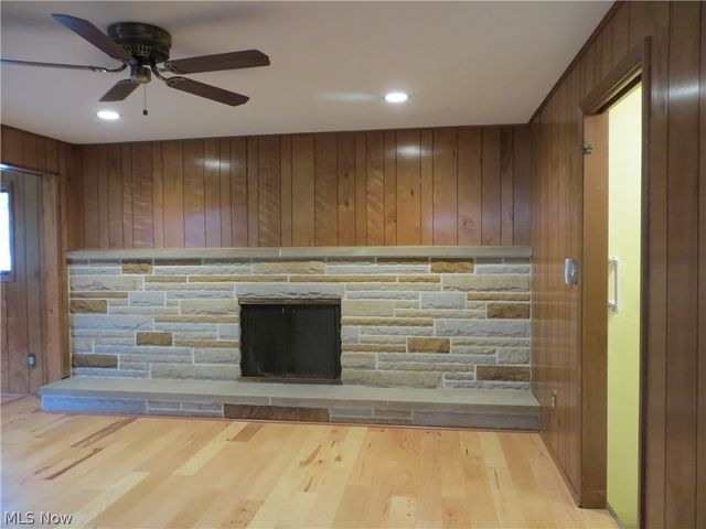 6204 Meadview Drive, Seven Hills, OH 44131