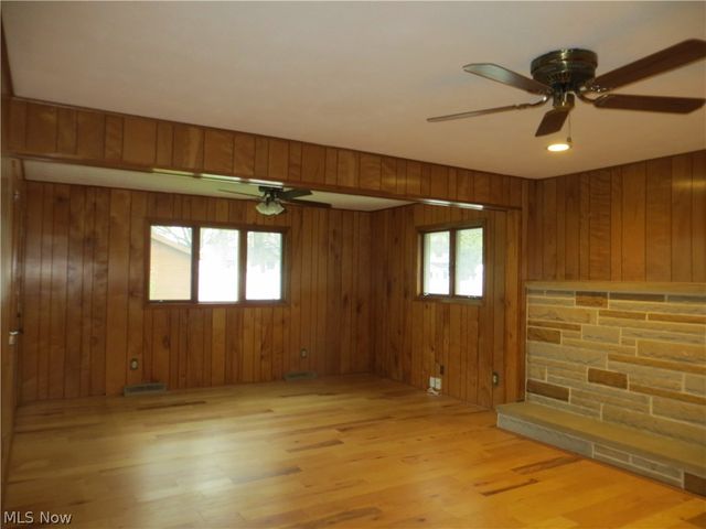 6204 Meadview Drive, Seven Hills, OH 44131