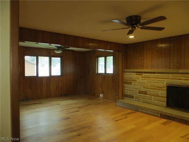 6204 Meadview Drive, Seven Hills, OH 44131