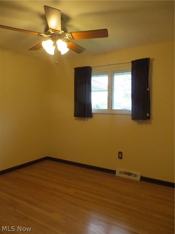 6204 Meadview Drive, Seven Hills, OH 44131