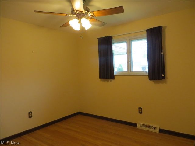 6204 Meadview Drive, Seven Hills, OH 44131