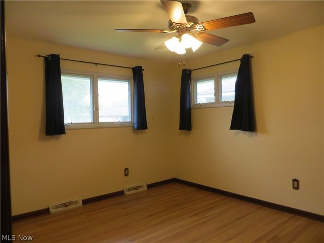 6204 Meadview Drive, Seven Hills, OH 44131