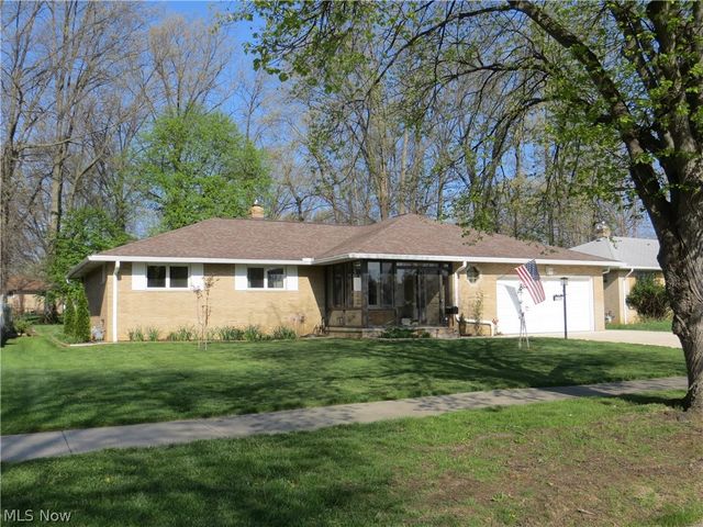 6204 Meadview Drive, Seven Hills, OH 44131