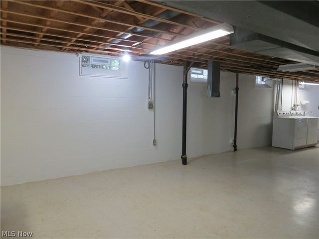 6204 Meadview Drive, Seven Hills, OH 44131