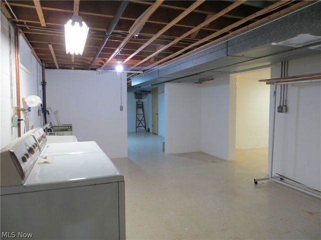 6204 Meadview Drive, Seven Hills, OH 44131