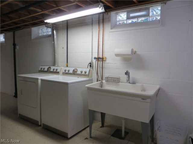 6204 Meadview Drive, Seven Hills, OH 44131