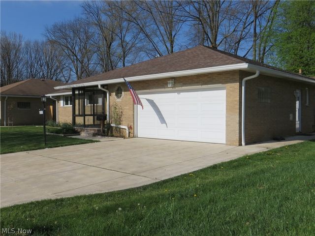 6204 Meadview Drive, Seven Hills, OH 44131