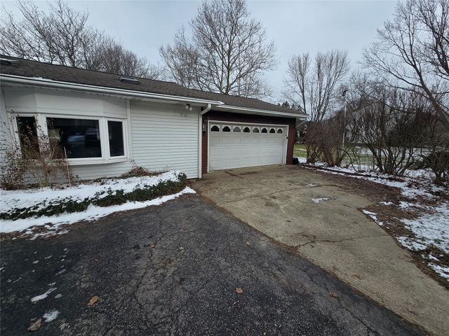 4720 LAWNDALE Drive, Erie, PA 16506