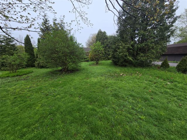 4720 LAWNDALE Drive, Erie, PA 16506