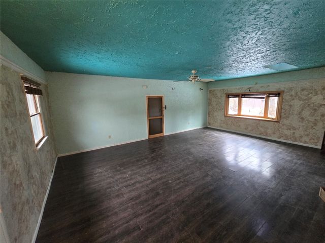 4720 LAWNDALE Drive, Erie, PA 16506