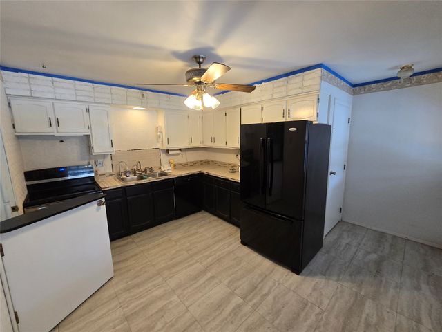 4720 LAWNDALE Drive, Erie, PA 16506