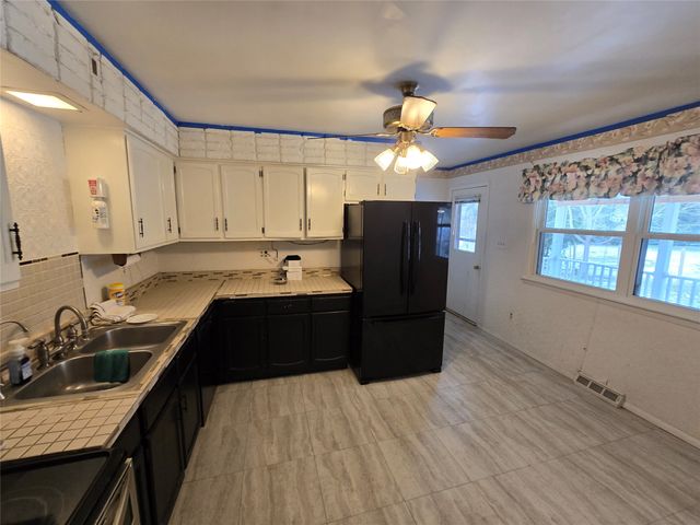 4720 LAWNDALE Drive, Erie, PA 16506