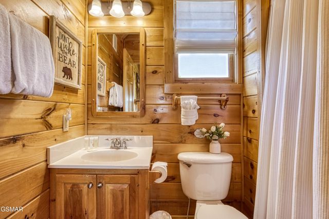 3301 Kestrel Way, Pigeon Forge, TN 37863