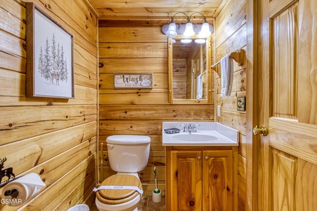 3301 Kestrel Way, Pigeon Forge, TN 37863