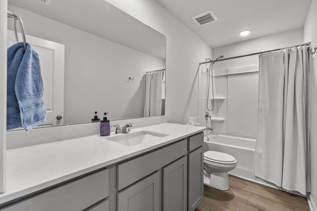222 W Bradford Pointe Drive, Summerville, SC 29486