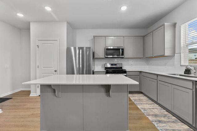 222 W Bradford Pointe Drive, Summerville, SC 29486