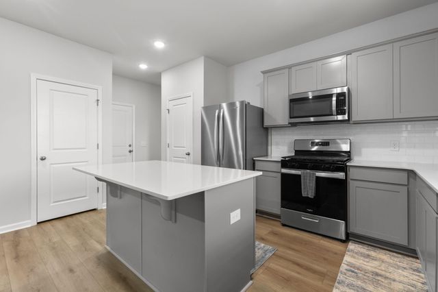 222 W Bradford Pointe Drive, Summerville, SC 29486