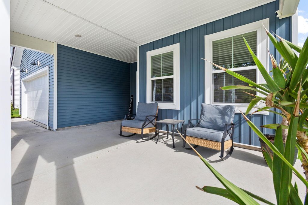 222 W Bradford Pointe Drive, Summerville, SC 29486