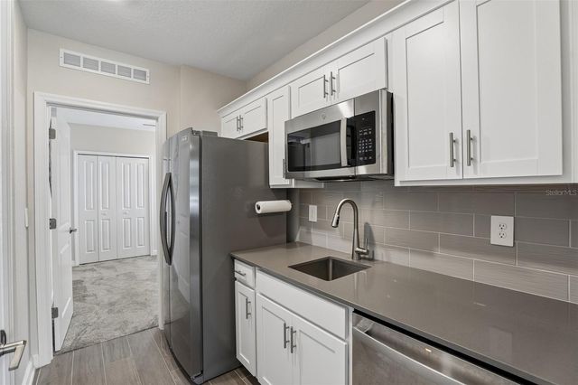 5671 WOOD BRIDGE PLACE, St Cloud, FL 34771