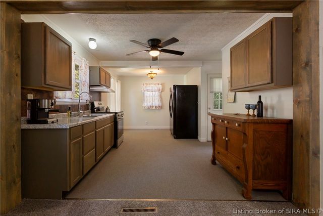 5 Grandview Drive, Jeffersonville, IN 47130