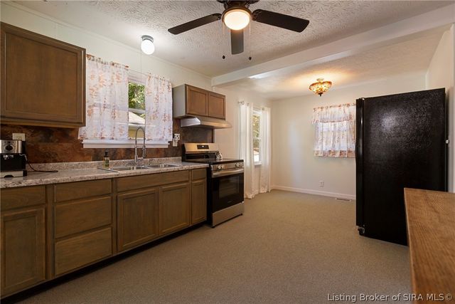 5 Grandview Drive, Jeffersonville, IN 47130