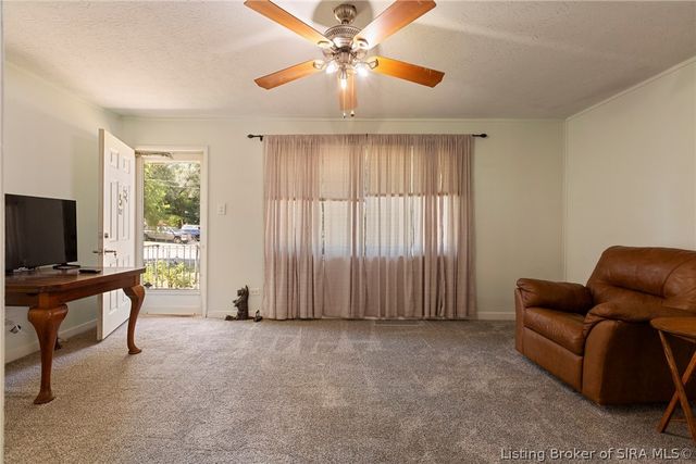 5 Grandview Drive, Jeffersonville, IN 47130