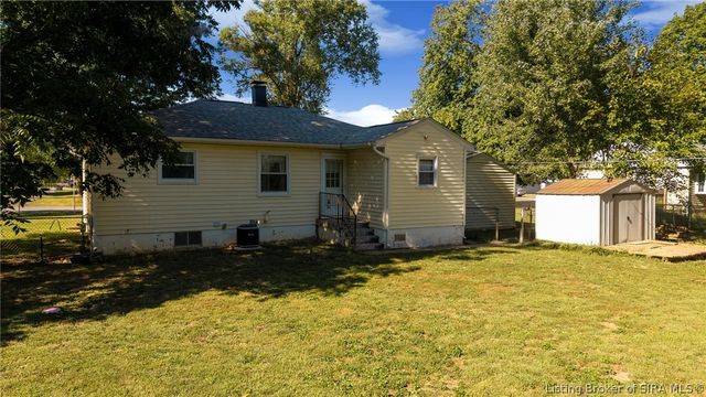 5 Grandview Drive, Jeffersonville, IN 47130