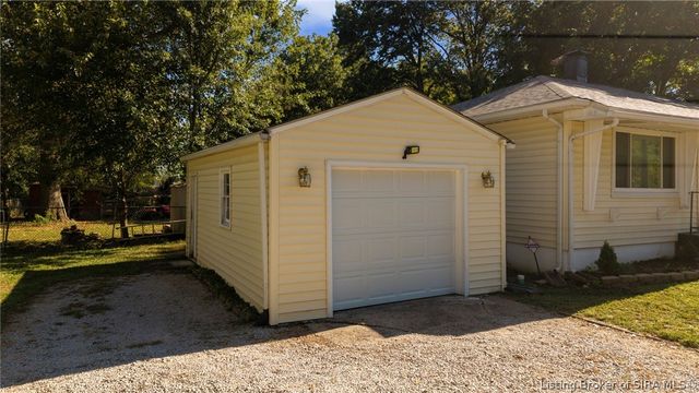 5 Grandview Drive, Jeffersonville, IN 47130