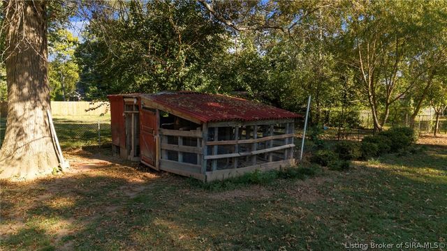 5 Grandview Drive, Jeffersonville, IN 47130