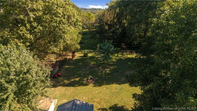 5 Grandview Drive, Jeffersonville, IN 47130