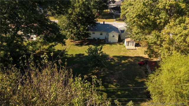 5 Grandview Drive, Jeffersonville, IN 47130