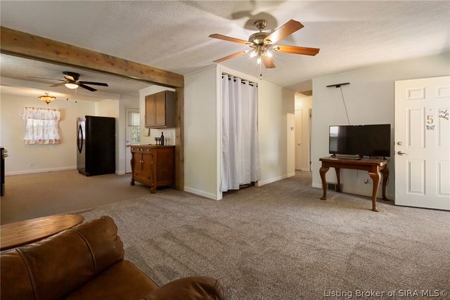 5 Grandview Drive, Jeffersonville, IN 47130
