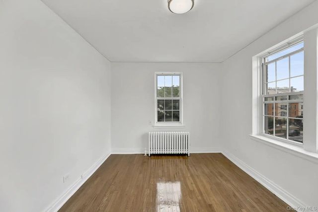 1 Ash place 2K, Great Neck Plaza, NY 11021