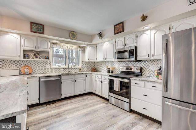 2970 SUMMER DR, Westminster, MD 21157