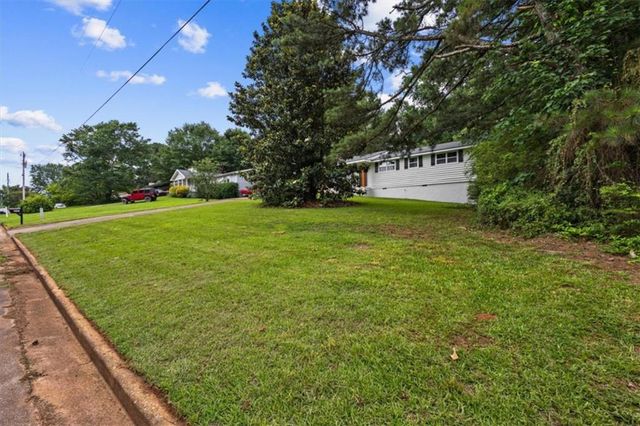 4121 Partridge Dr, Douglasville, GA 30135