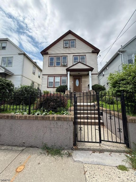 1028 Sheridan Ave, Elizabeth City, NJ 07208 — exterior