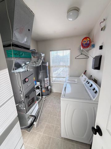 23493 Williamsburg Circle, Woodhaven City, MI 48183