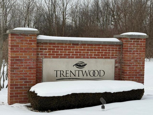 23493 Williamsburg Circle, Woodhaven City, MI 48183