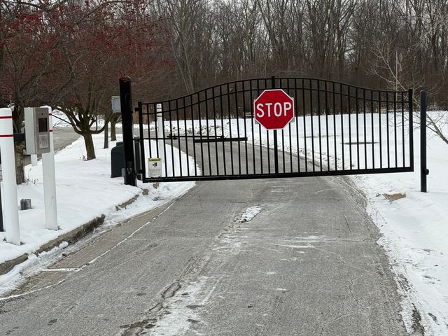 23493 Williamsburg Circle, Woodhaven City, MI 48183