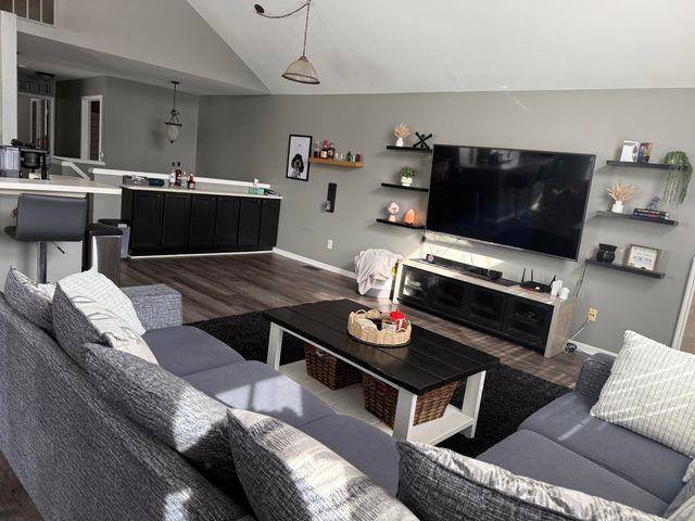 23493 Williamsburg Circle, Woodhaven City, MI 48183