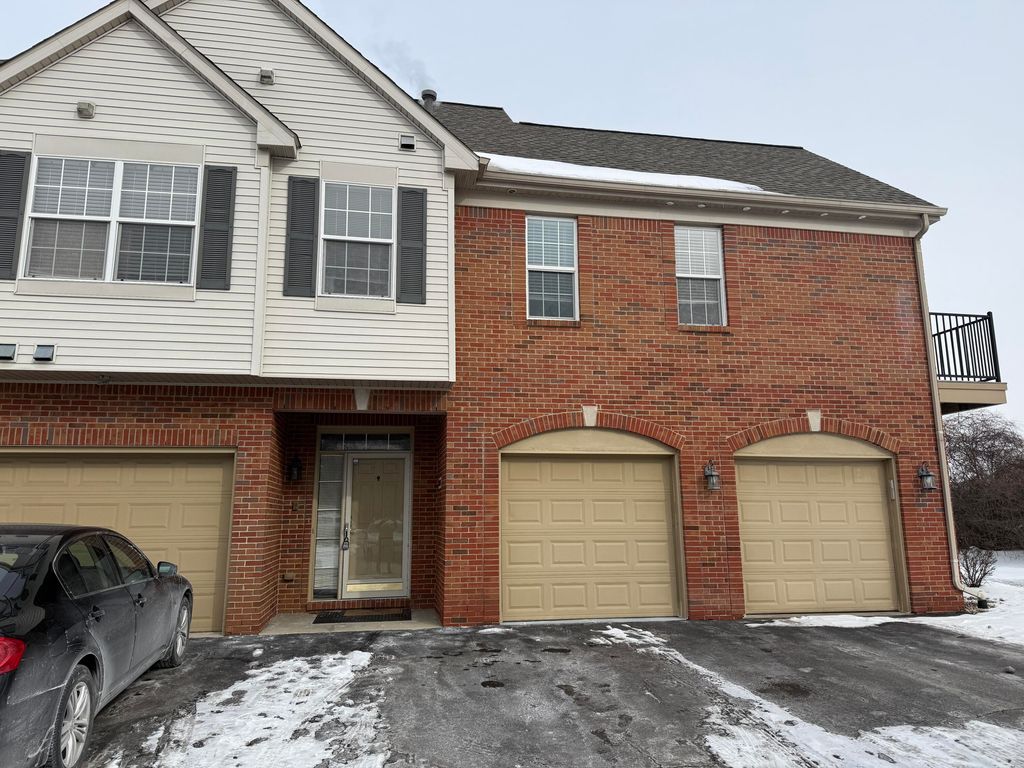 23493 Williamsburg Circle, Woodhaven City, MI 48183
