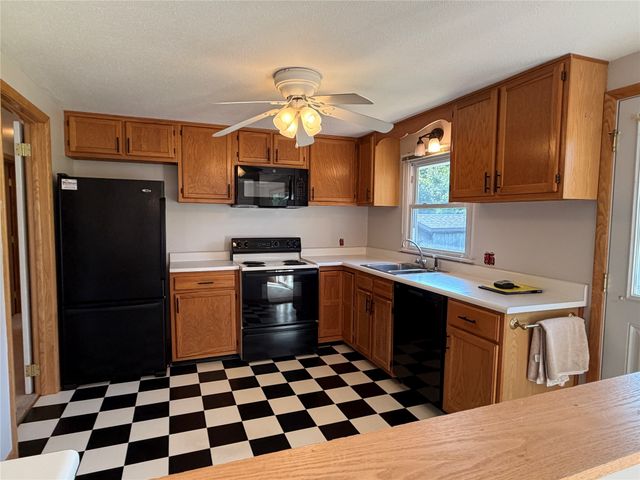 2427 E 44TH Street, Erie, PA 16510