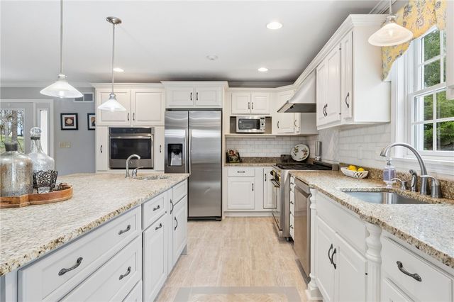 311 Woodmont Drive, Cranberry Twp, PA 16066