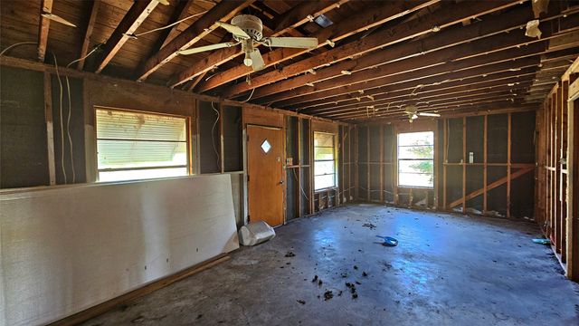 956 Farm Road 900 N, Saltillo, TX 75478