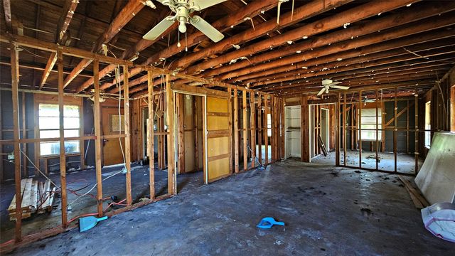 956 Farm Road 900 N, Saltillo, TX 75478