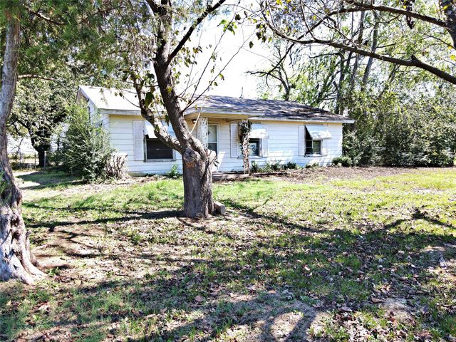 956 Farm Road 900 N, Saltillo, TX 75478