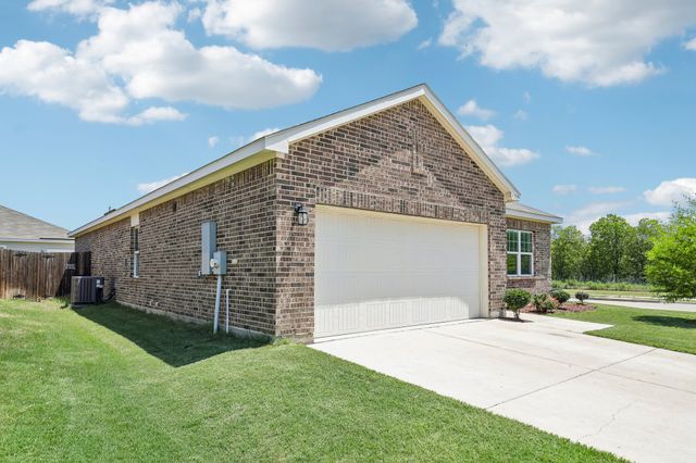 5300 Shady Springs Trail, Fort Worth, TX 76179