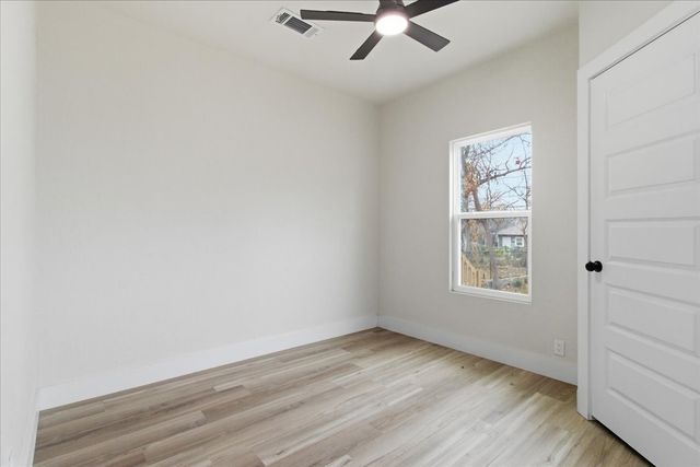 933 E Ramsey Avenue, Fort Worth, TX 76104