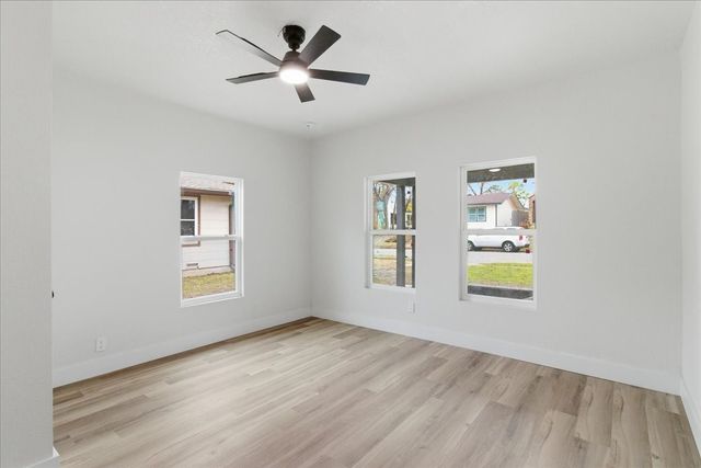 933 E Ramsey Avenue, Fort Worth, TX 76104